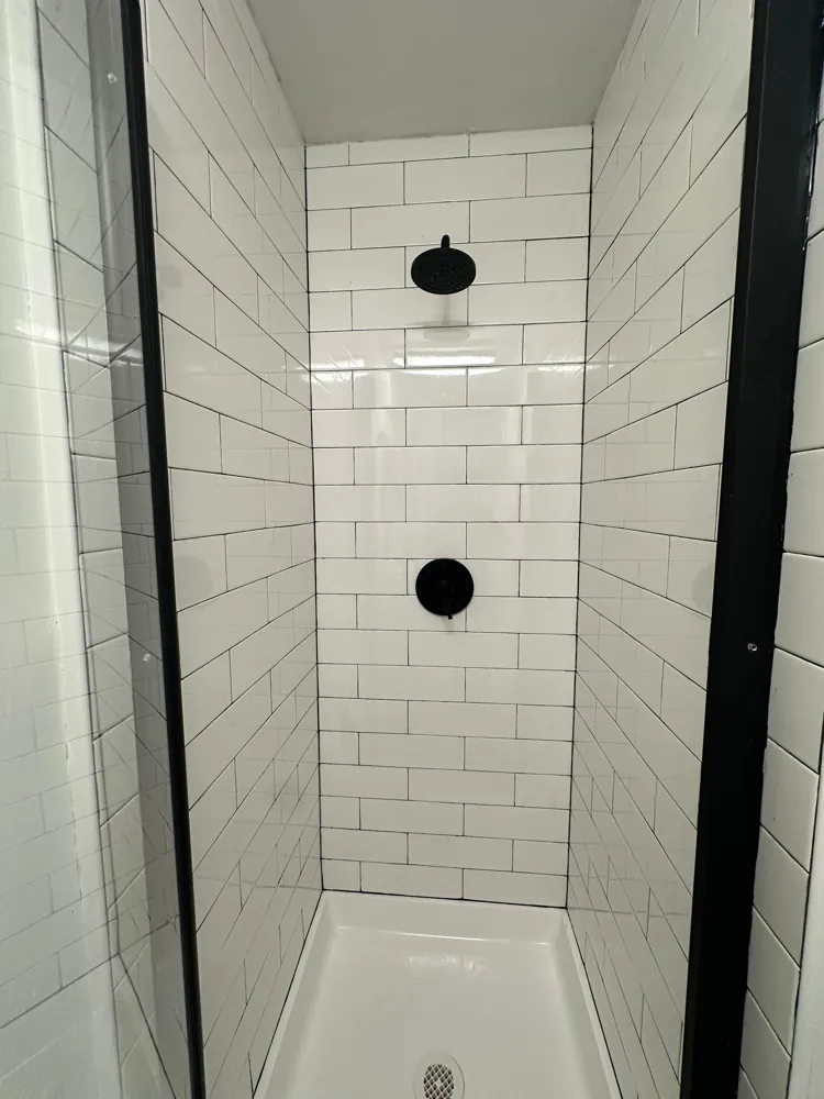 Shower tile & fixtures